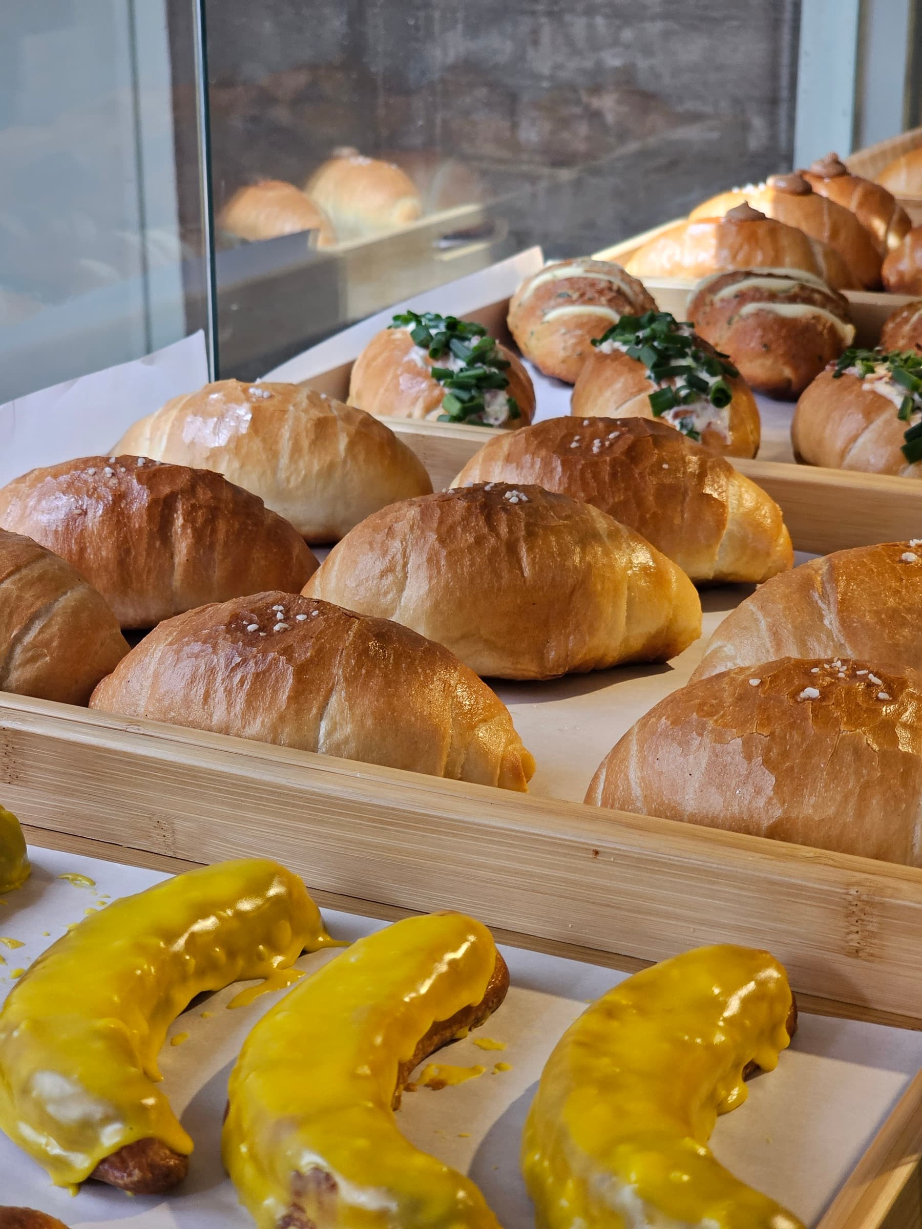 땅콩크림소금빵 — PeanutButterBanana Seongsu bakery — baked daily