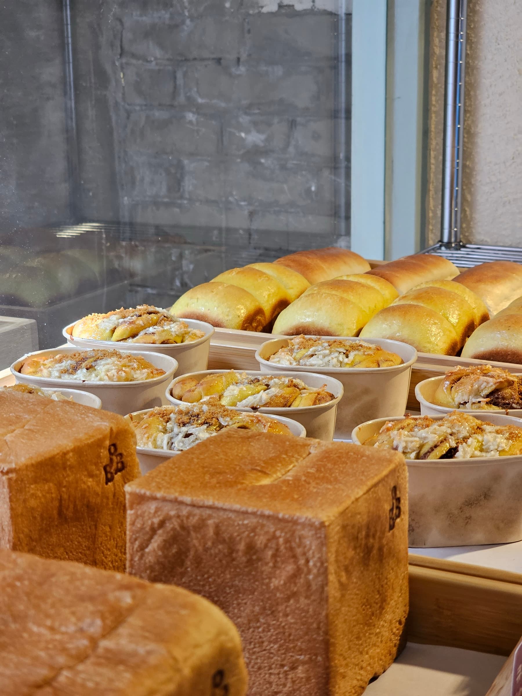 쪽파크림소금빵 — PeanutButterBanana Seongsu bakery — baked daily